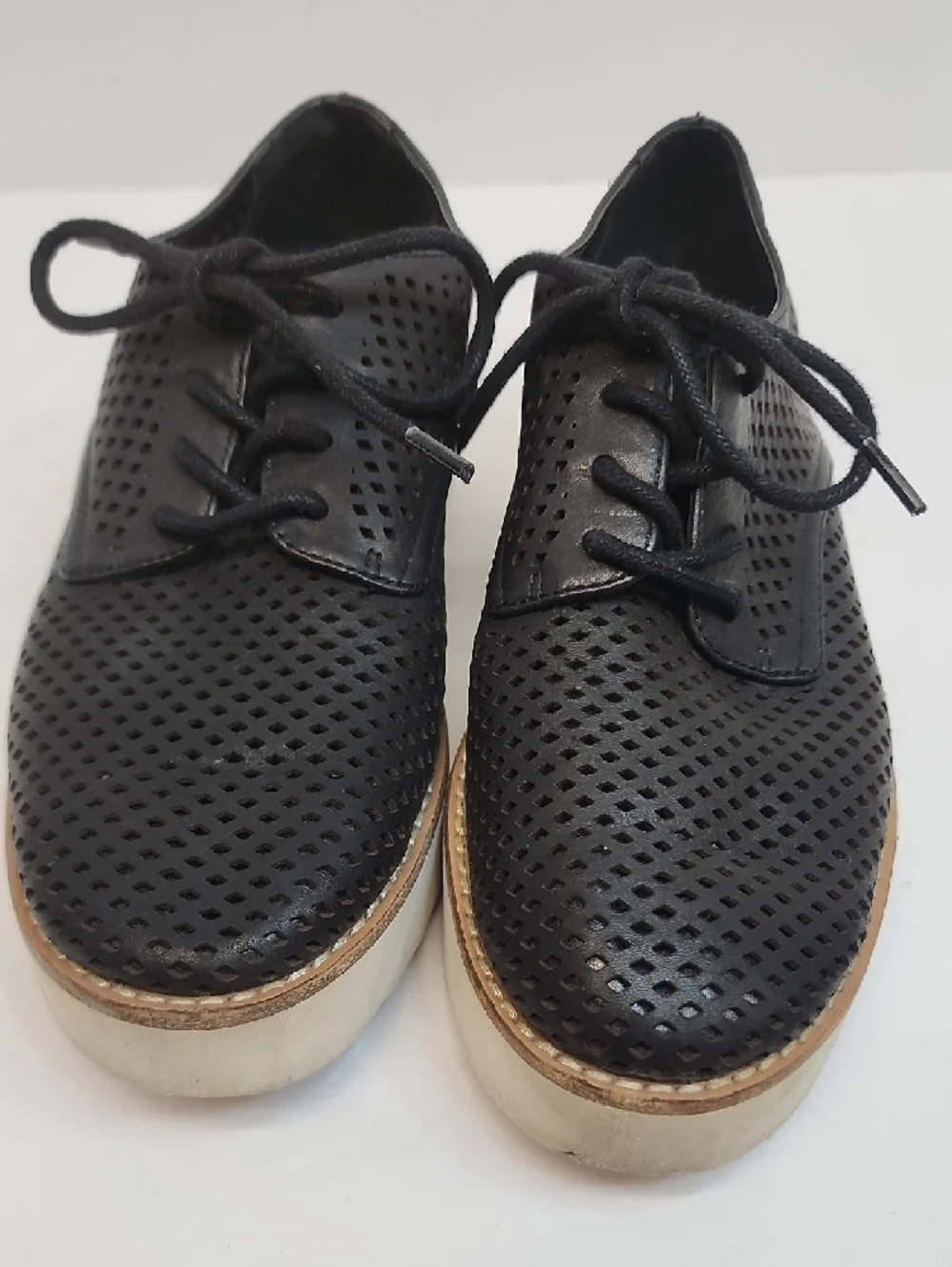Vince Camuto Black Perforated Leather Oxford Platform Shoes Size 5